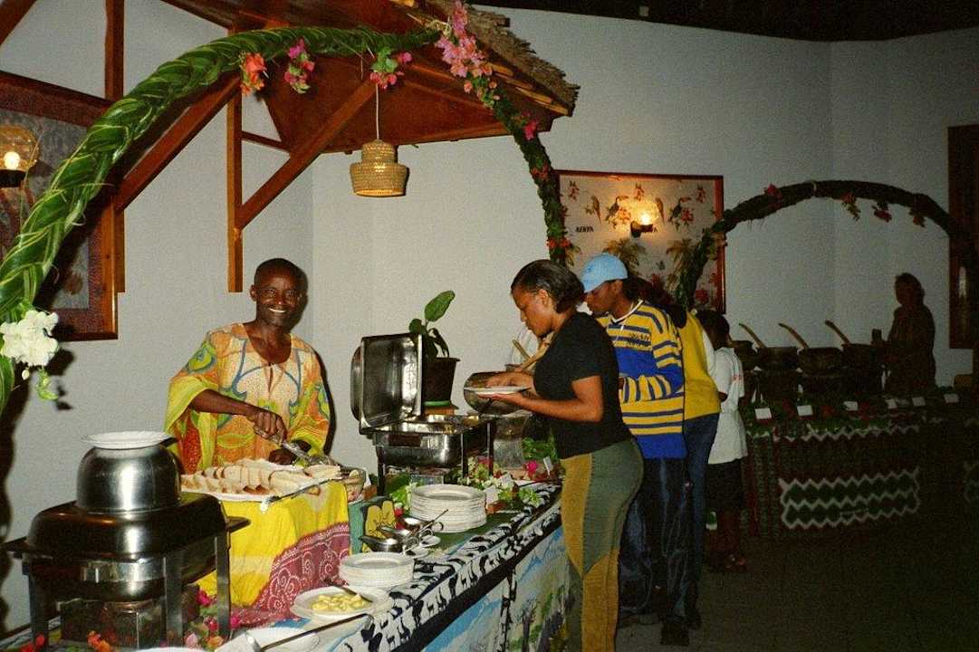 afrikanischer Abend Hotel Diani Palm Resort