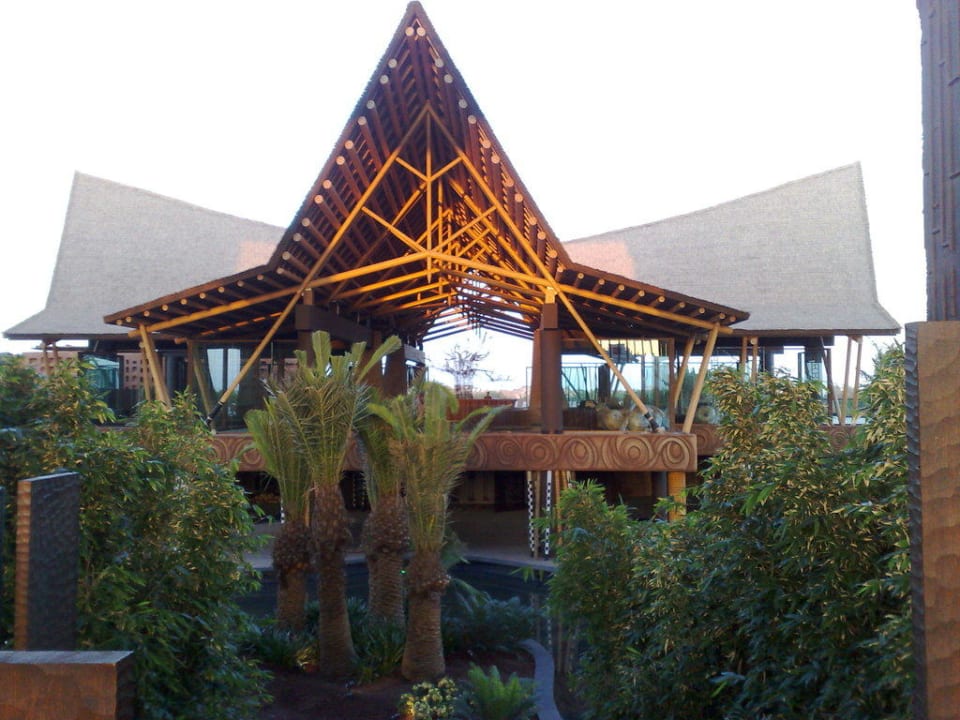 Bei Sonnenuntergang Lopesan Baobab Resort