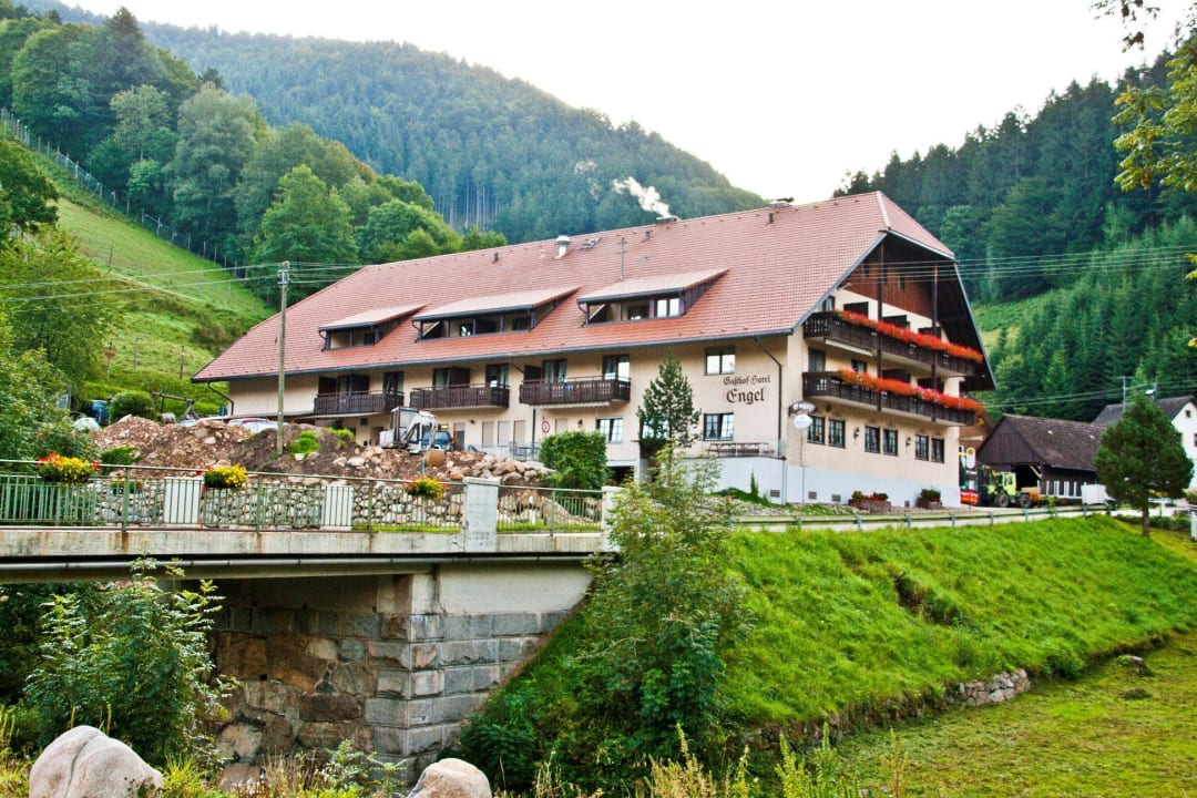 Hotel vanaf de Obertalstrasse Gasthof Hotel Engel