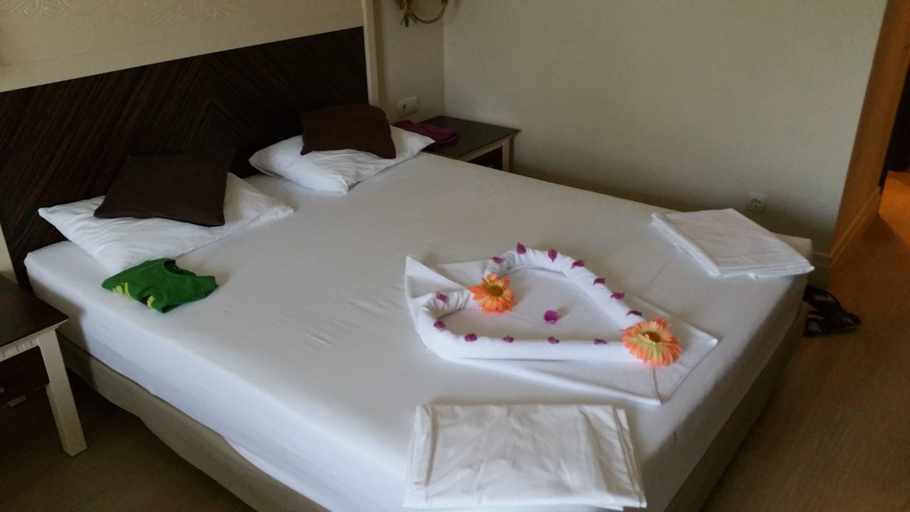 Putzfrauen haben sich Mühe gegeben. Schick Aydinbey Kings Palace & Spa