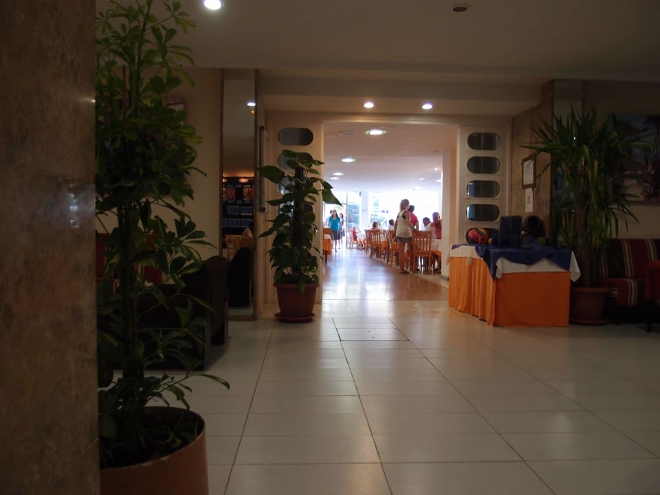 Eingang Restaurant Caprice Janeiro Hotel & Spa