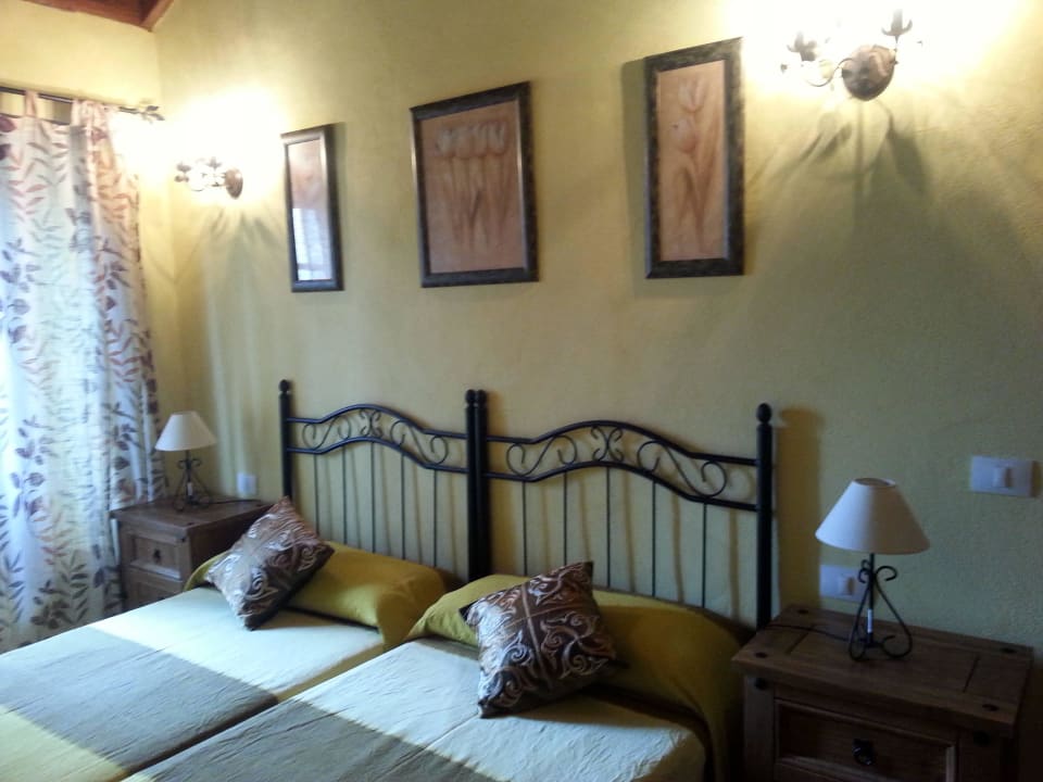 Schlafzimmer mit Doppelbett  Landhaus Los Avestruces