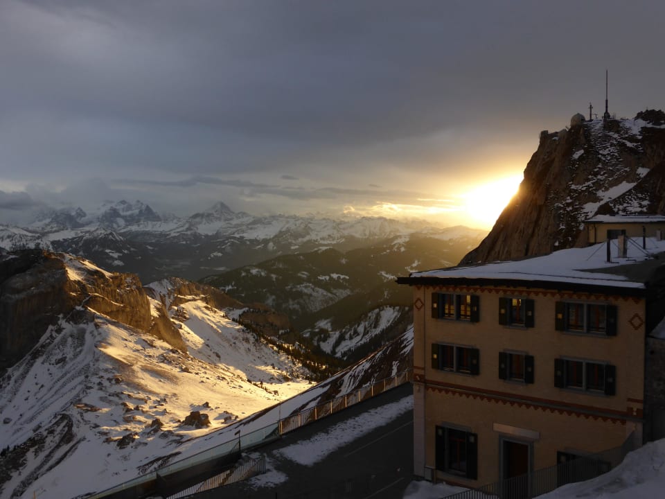 Föhnstimmung Hotel Pilatus-Kulm