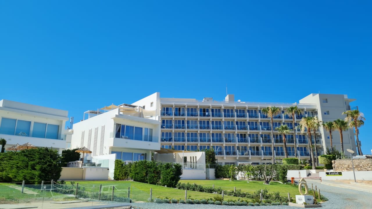 Außenansicht Pernera Beach Hotel