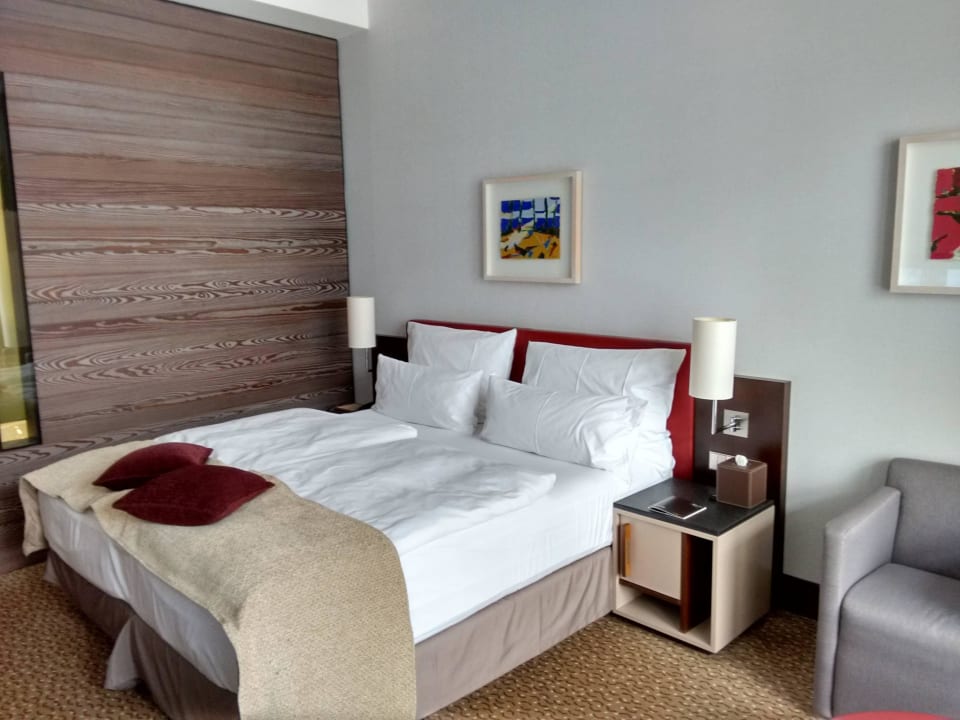 Blick ins Zimmer Kempinski Hotel Berchtesgaden