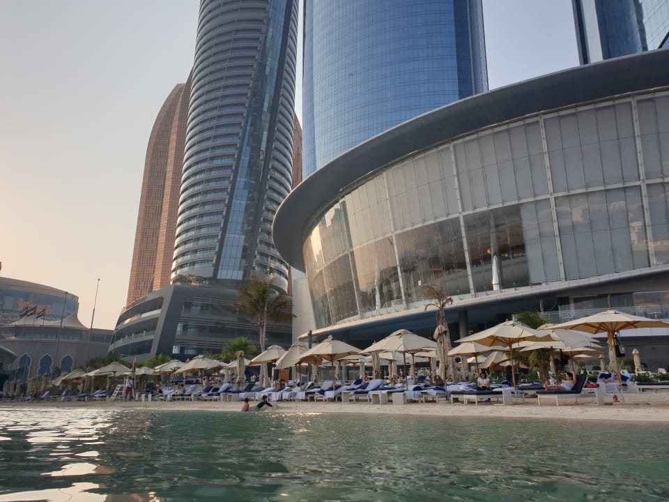 Strand Conrad Abu Dhabi Etihad Towers