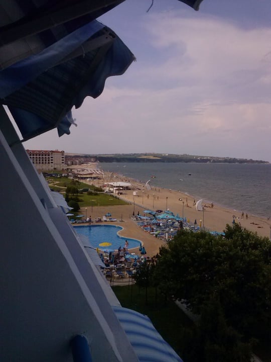 Links  Poolanlage AluaSun Helios Beach