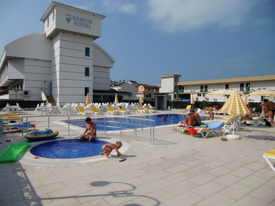 Ca. 25 Liegen Opia Hotel