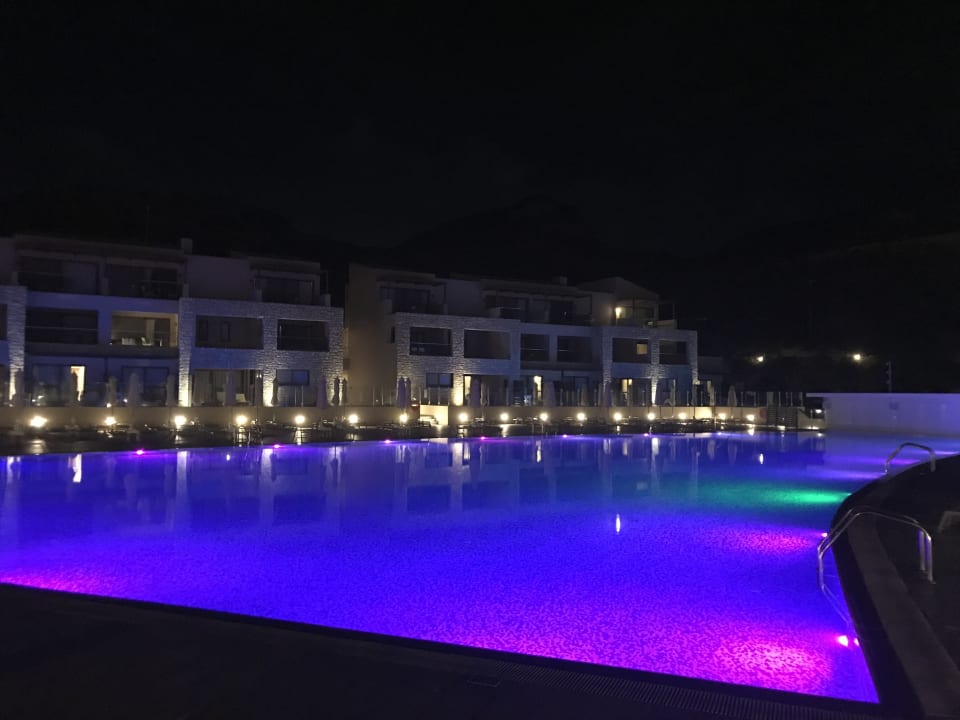 Pool Blue Lagoon Village