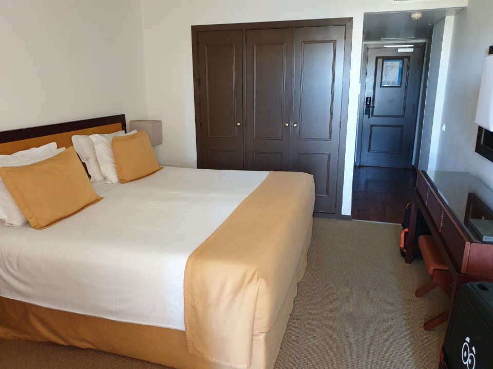 Zimmer PortoBay Falésia