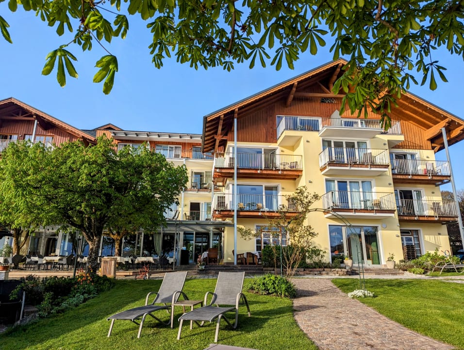 Außenansicht Hotel Stadler am Attersee