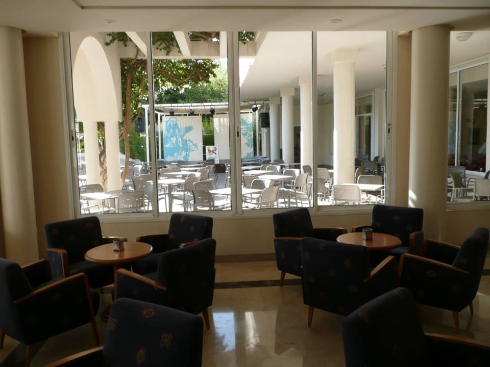 Salonbar mit Aussenbereich Hotel Rosella by Intelier