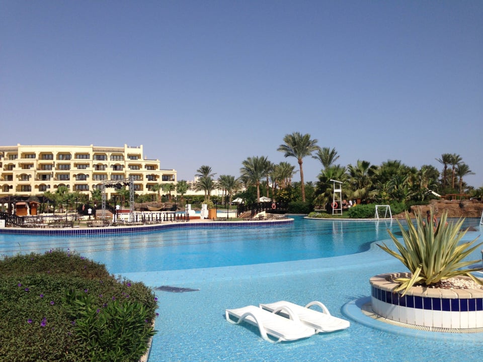 Traumhafte Poolanlage Steigenberger ALDAU Beach Hotel
