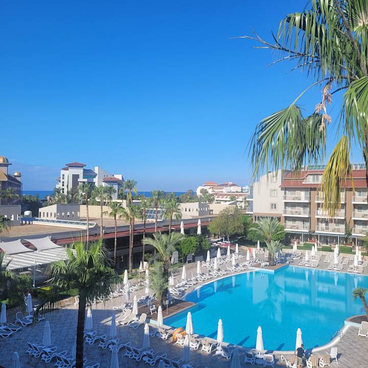 Zimmer Barut B Suites