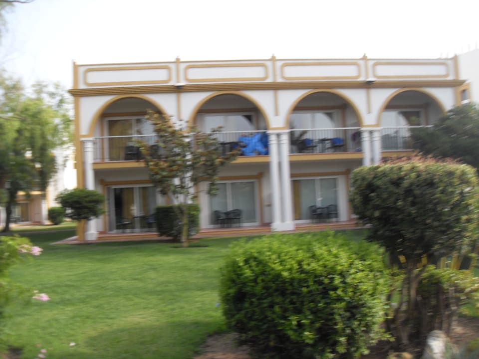 Blick auf die Gebäude mit den Zimmern Aldiana Club Andalusien