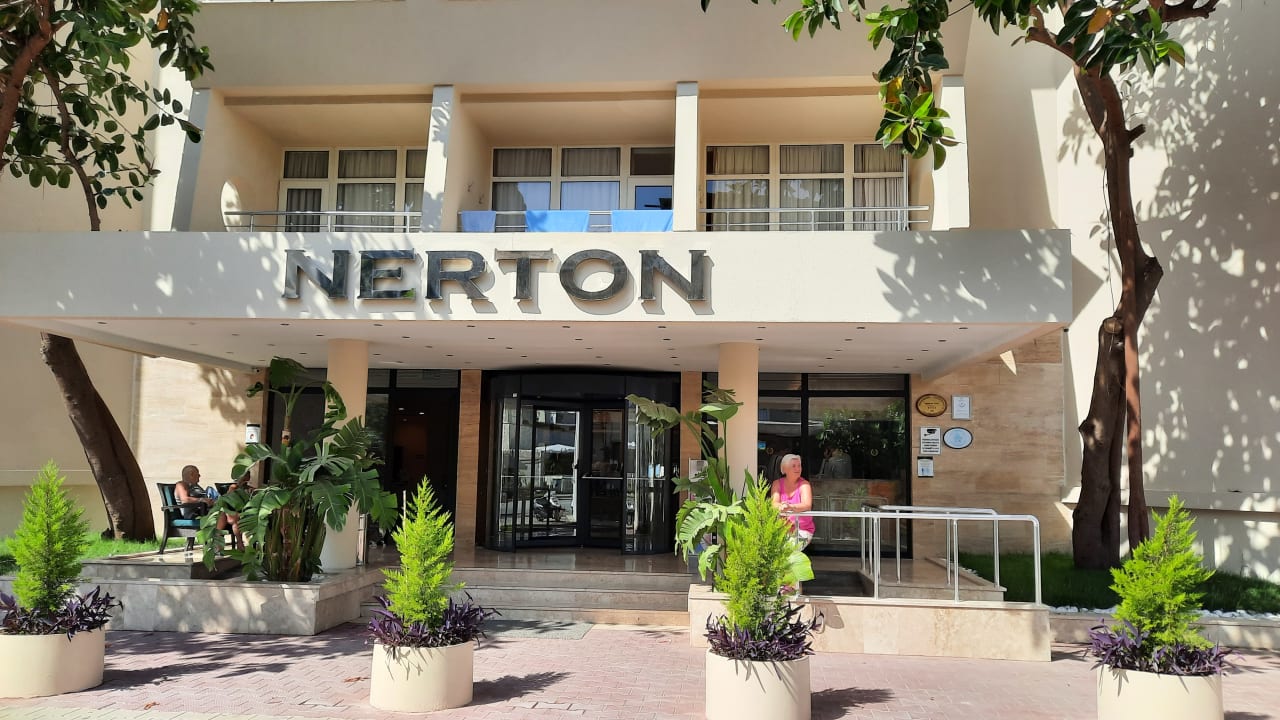 Lobby Nerton Hotel - Erwachsenenhotel ab 16 Jahren