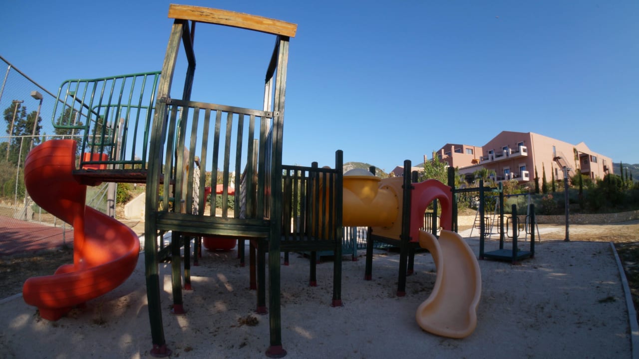 Playground Hotel Utopia Resort & Spa