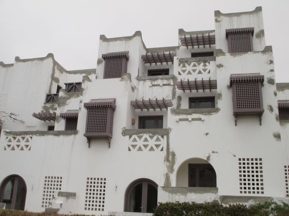 Leerstehende häuser renovierungsarbeiten Hotel Mercure Hurghada