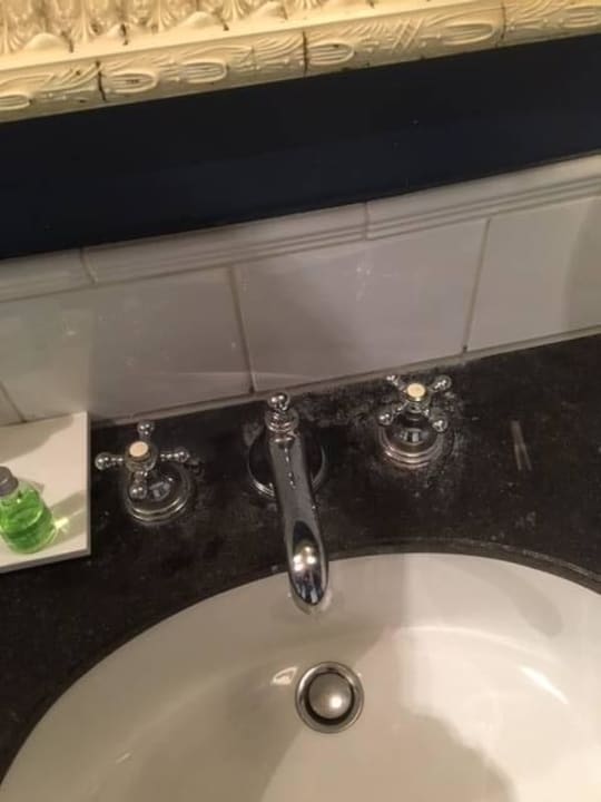 Mängel in Badezimmer NH Brugge