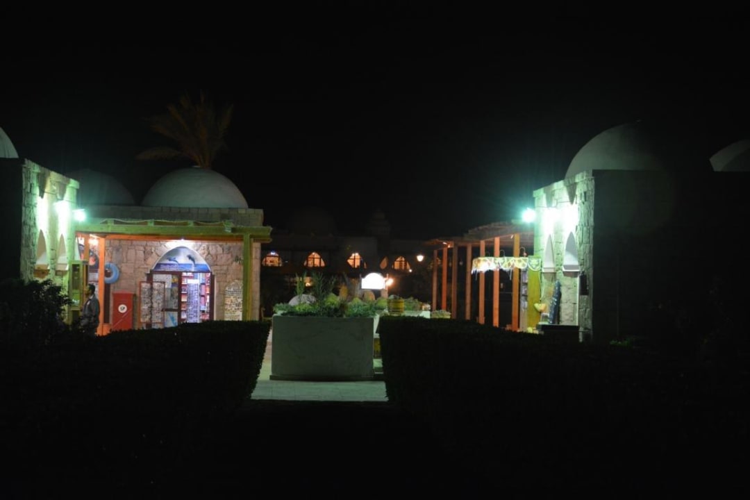 Der kleine Basar auf dem Hotelgelände Hotel Gorgonia Beach Resort