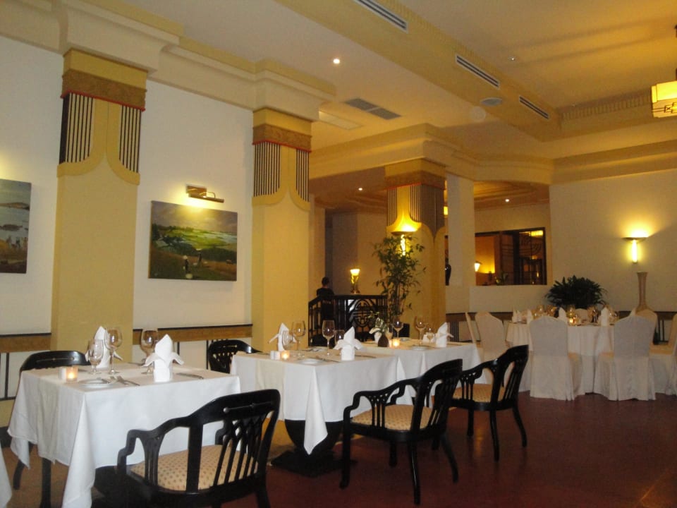 Restaurant am Abend Azerai La Residence, Hue