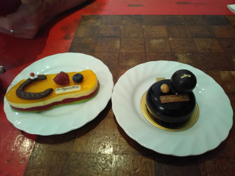 Gastro Woodlands Hotel & Resort