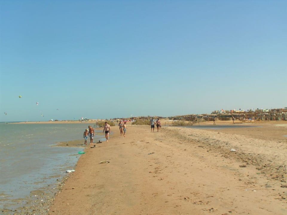 Hoteleigener Strand am Mangroovy Beach Hotel Three Corners Ocean View prestige - Adults only