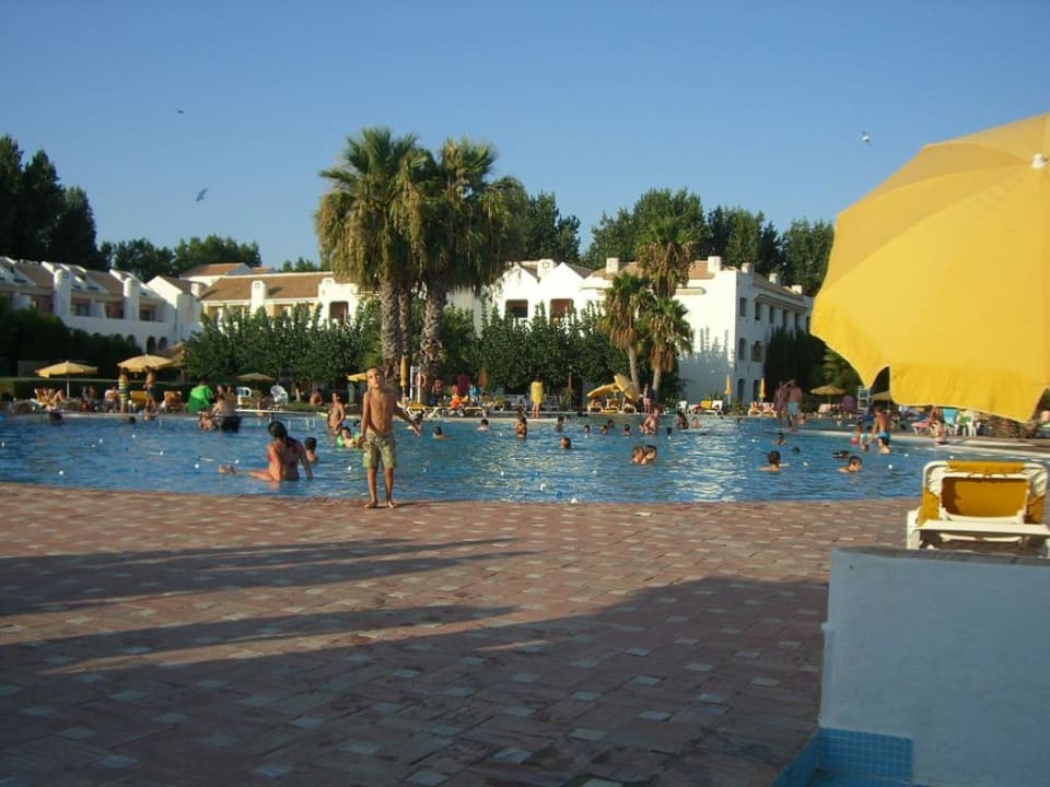 Hauptpool Golden Club Cabanas