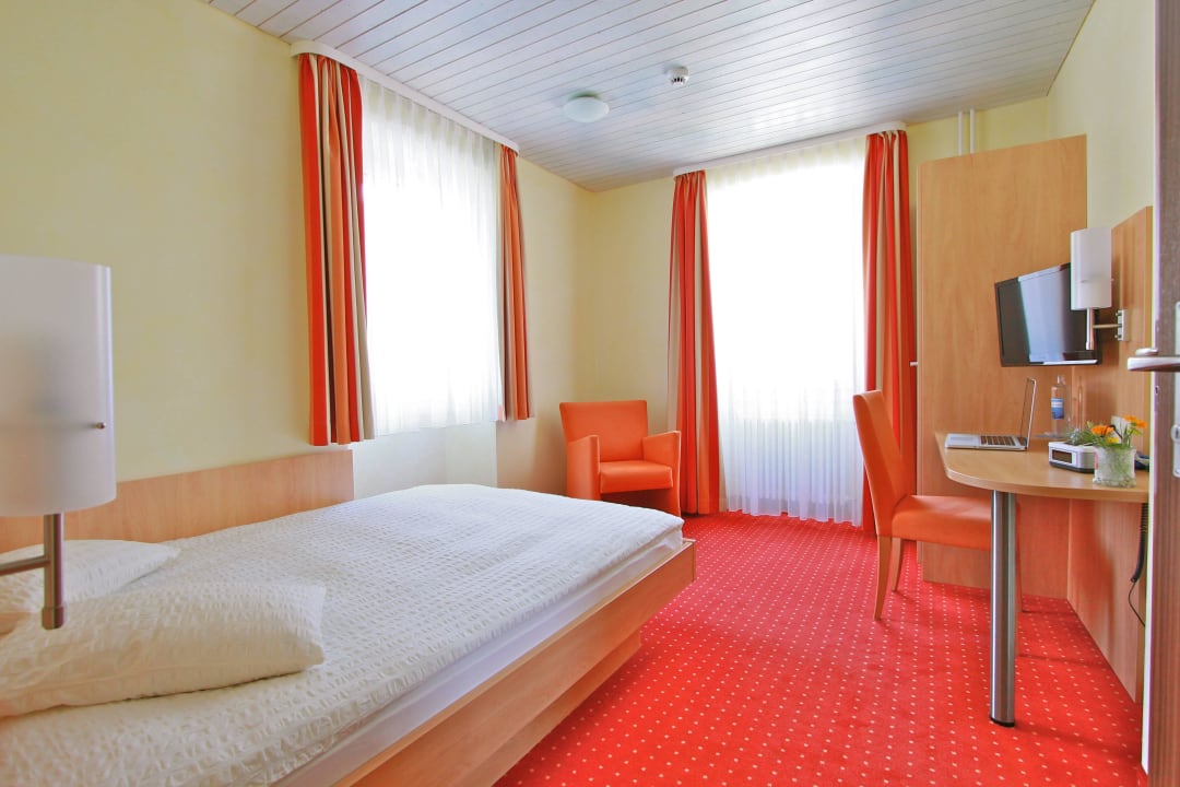 Full-Bed Zimmer Hotel des alpes Fiesch