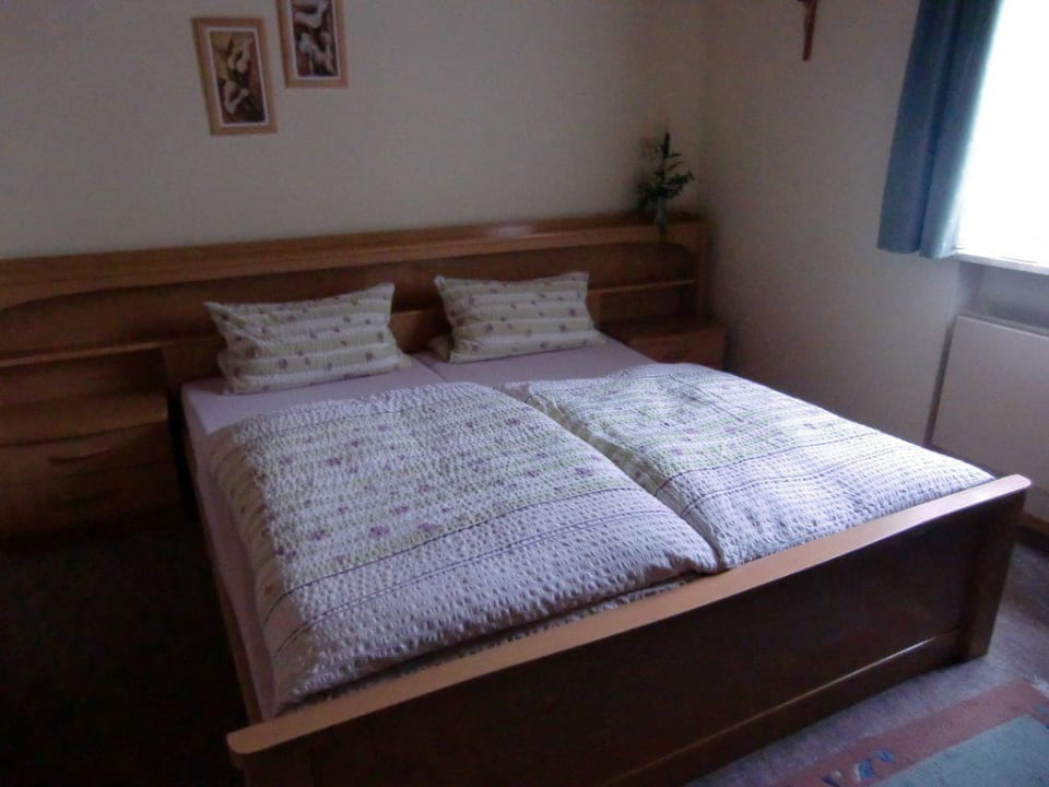 Doppelbett Gästehaus Rösch