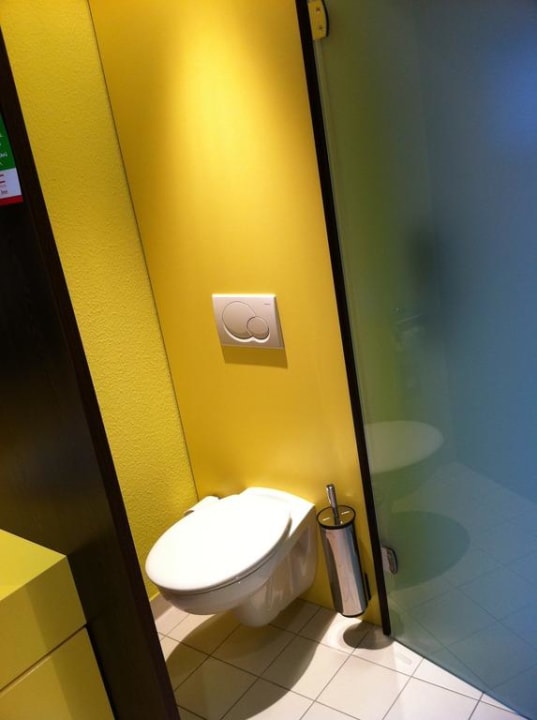 Klo im Zimmer seperat Arthotel ANA Hafen City