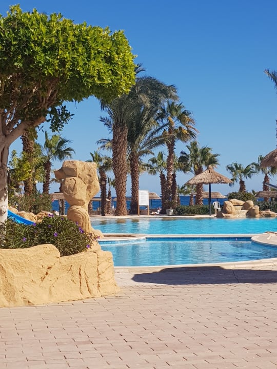 Pool Lotus Bay Beach Resort