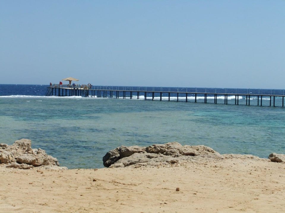 Riff mit Steg Three Corners Happy Life Beach Resort