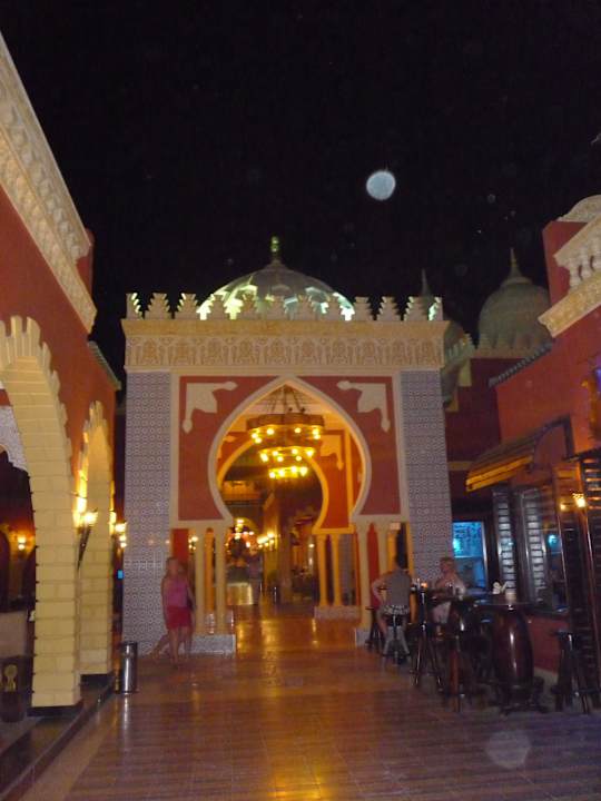 Отельная улочка Pickalbatros Alf Leila Wa Leila Resort - Neverland Hurghada