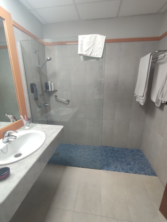 Zimmer allsun Hotel Lucana