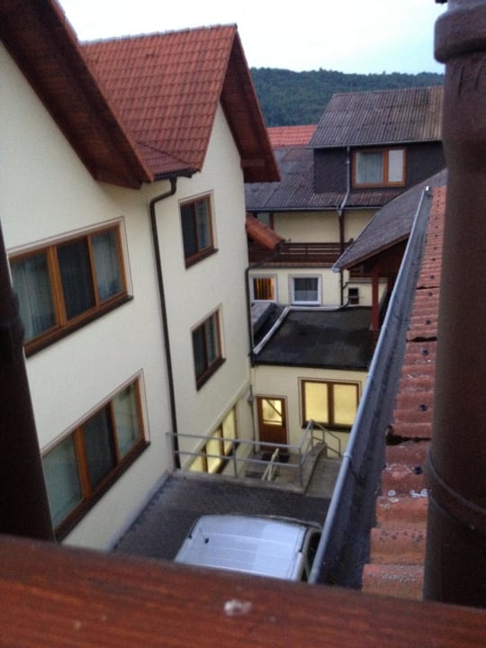 Ausblick auf den "Unruheherd" Hotel Freund