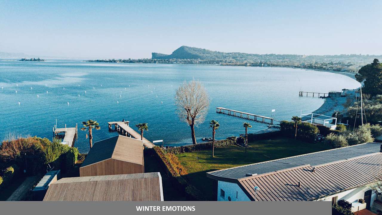 Außenansicht Bio Chalet am See und am Maulbeerbaum direkt am See