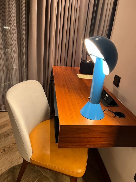 Zimmer The WB Abu Dhabi, Curio Collection By Hilton