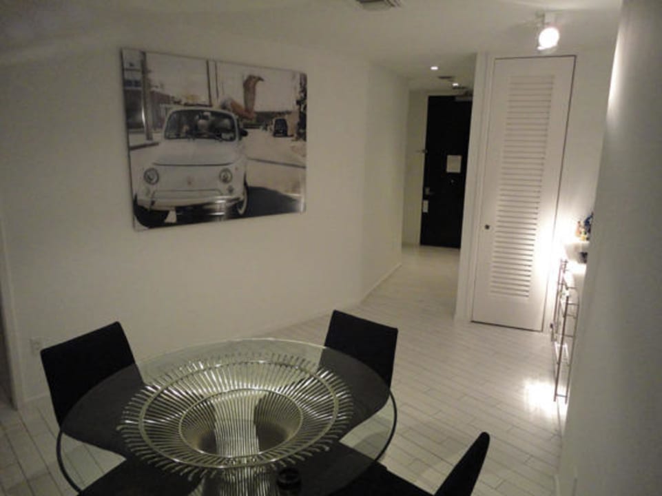 Suite 1111 W South Beach
