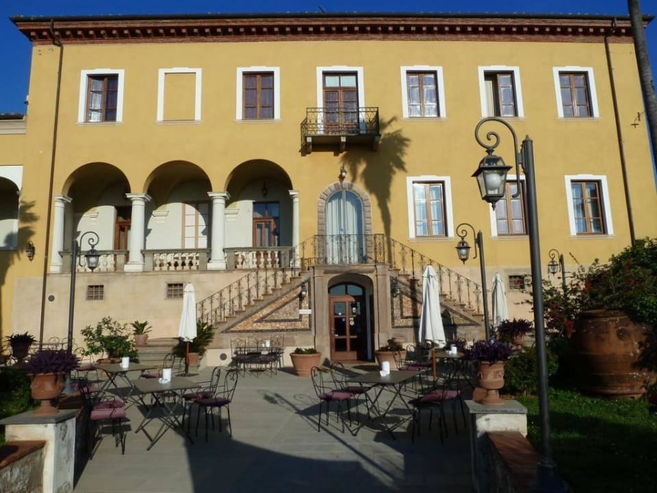 Front Hotel Villa Cheli