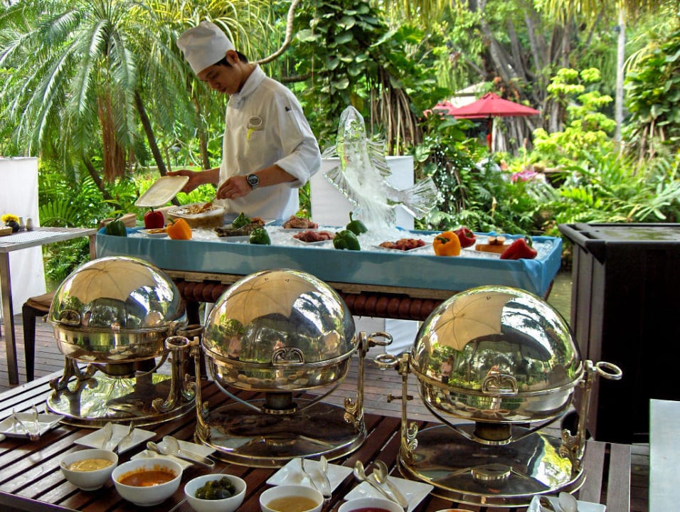 Tolles Buffet, die Augen essen mit! Movenpick BDMS Wellness Resort Bangkok