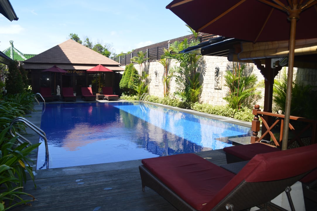 Pool Hotel Ari Putri