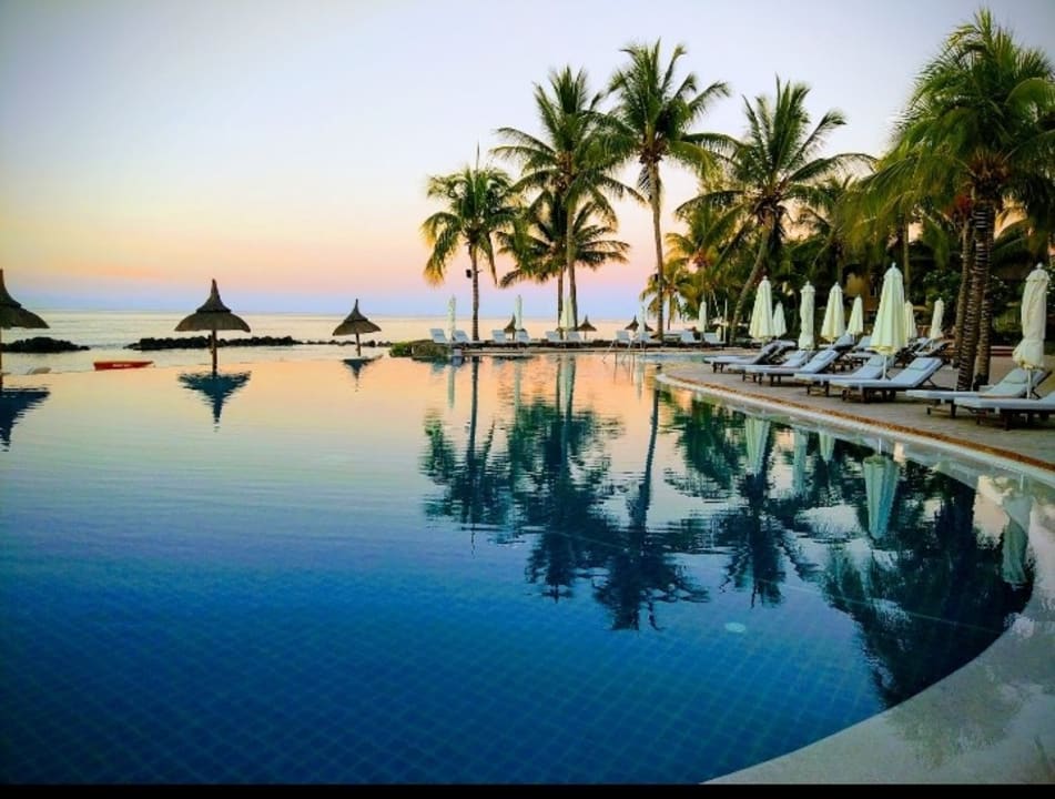 Pool Sands Suites Resort & Spa