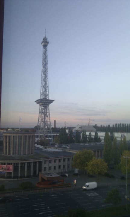 Blick aus dem Fenster morgens Ibis Berlin Messe