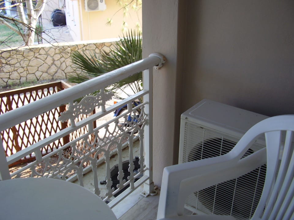 Lärmende Klimaanlage Gloria Maris Hotel Suites and Villa