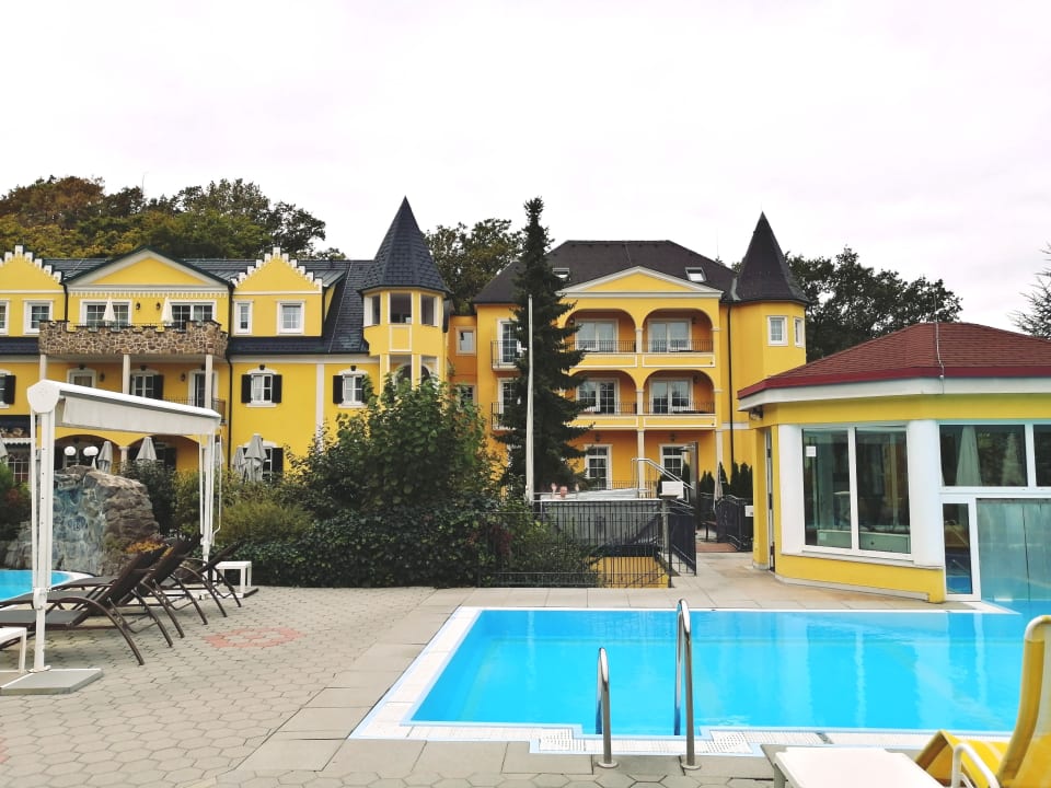 Pool Schlössl Hotel Kindl