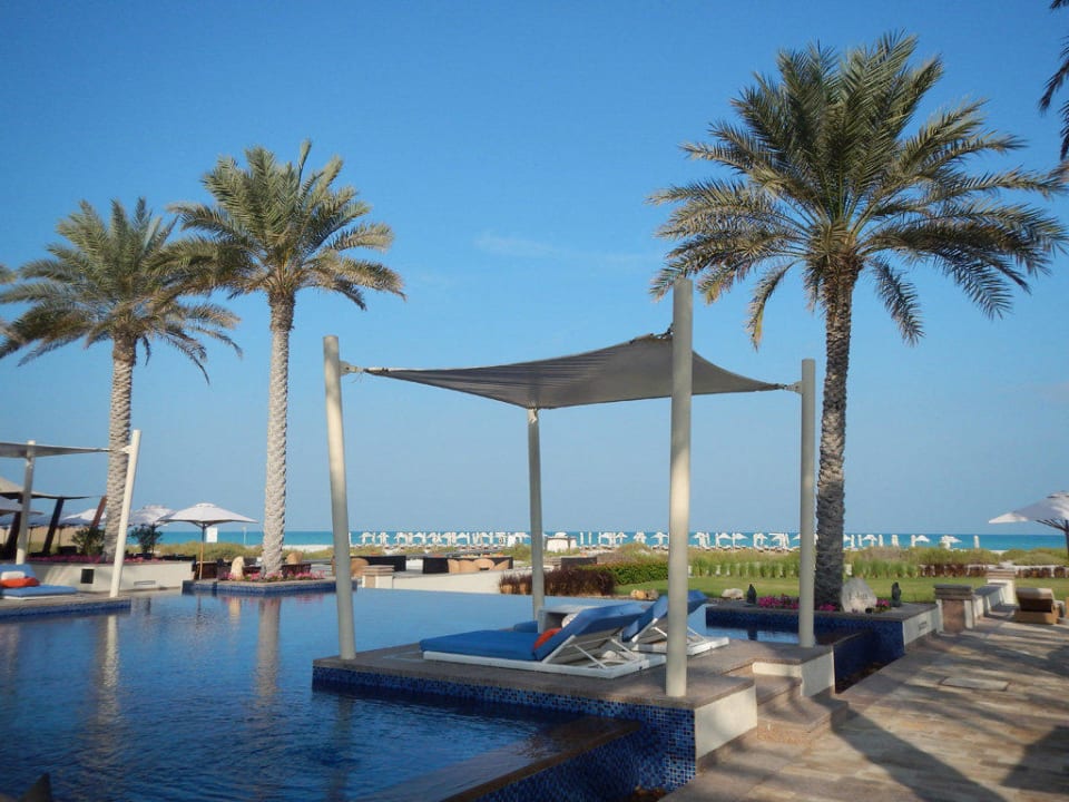 Pool Park Hyatt Abu Dhabi Hotel and Villas