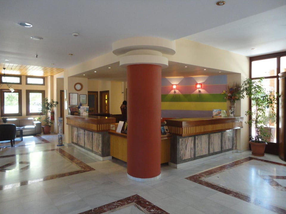 Recepcja Atrium Ambiance Hotel
