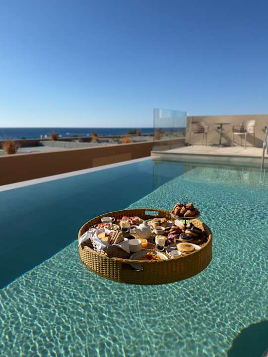 Pool Este Elegant Suites & Villas