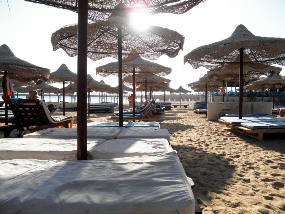 Пляж Pyramisa Beach Resort Sahl Hasheesh